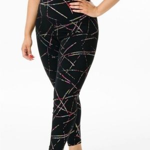 Zyia active abstract Hi Rise 7/8 24” size 6-8